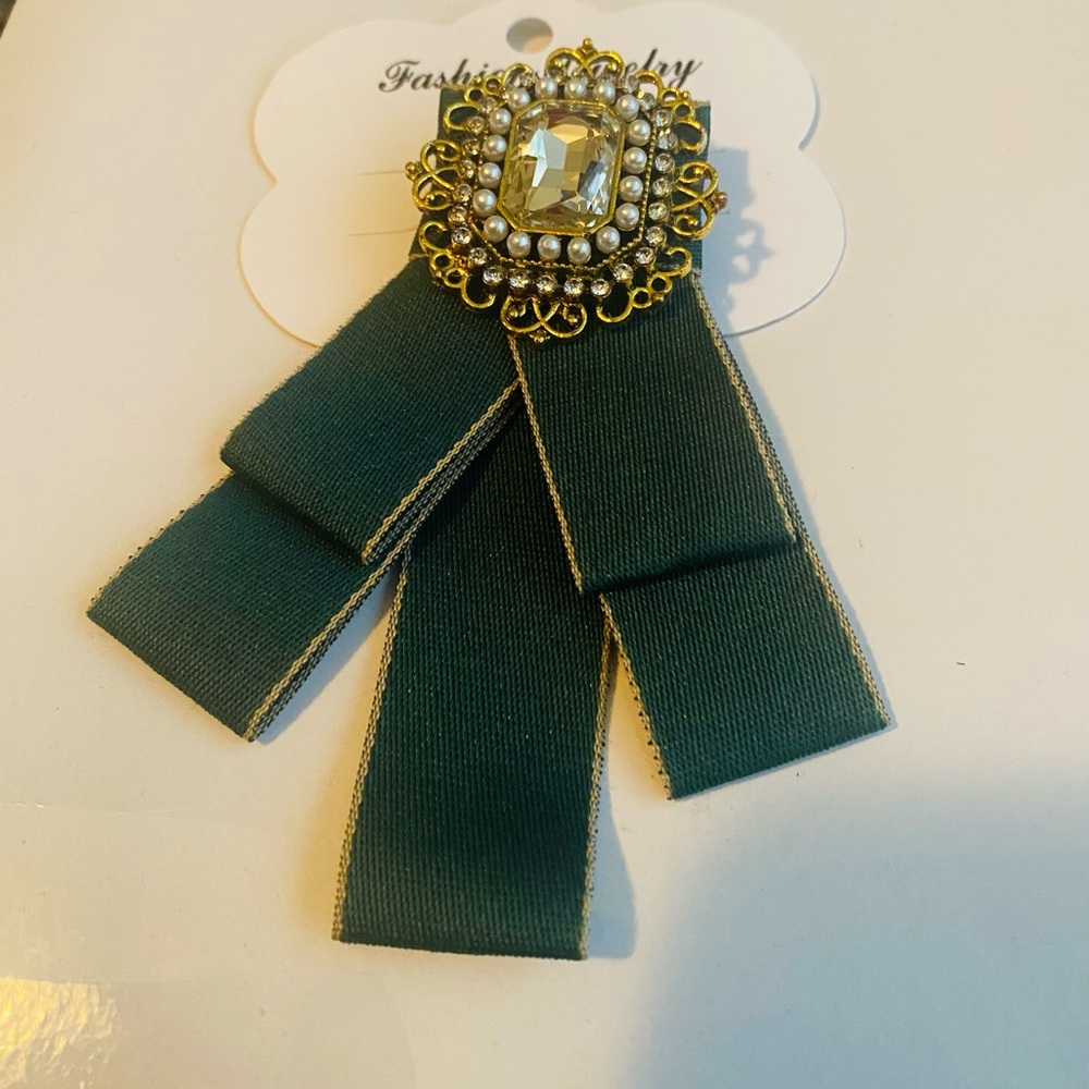 Brand new - Brooch